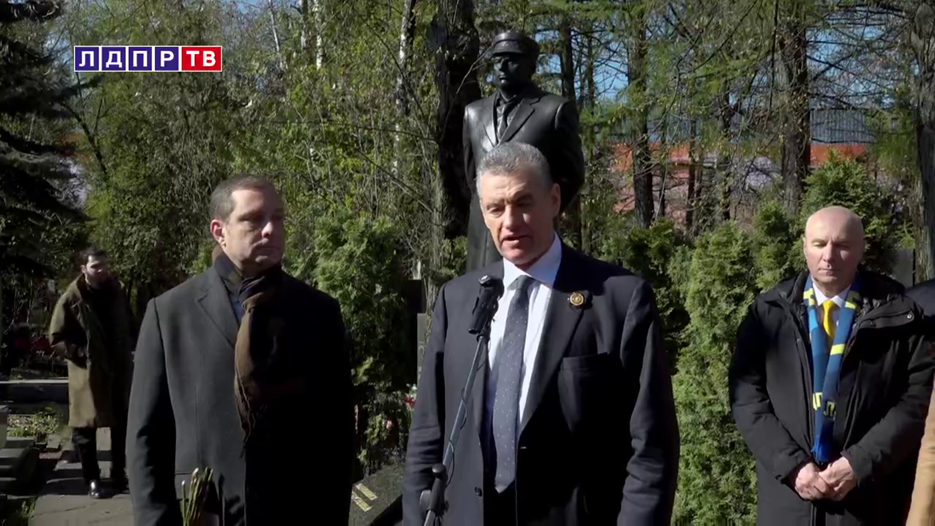 С Днем рождения, Владимир Вольфович...